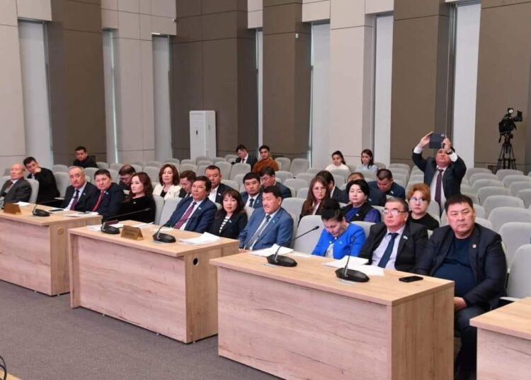 ҚАЗАҚСТАН МӘСЛИХАТТАРЫ ДЕПУТАТТАРЫ БІРЛЕСТІГІНІҢ ҮНДЕУІНЕ ТҮРКІСТАНДЫҚТАР ҮН ҚОСТЫ