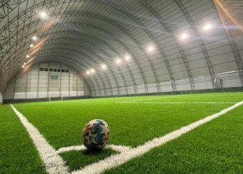 ТҮРКІСТАН: ҚАЗЫҒҰРТТА ЗАМАНАУИ ЖАБЫҚ ФУТБОЛ АЛАҢЫ АШЫЛДЫ