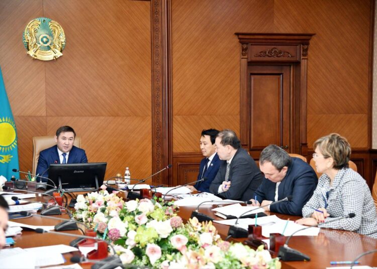 ҚАЛА ӘКІМІ МЕДИЦИНА САЛАСЫНА ЕРЕКШЕ КӨҢІЛ БӨЛУДІ ТАПСЫРДЫ