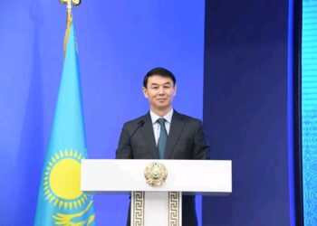 ОБЛЫС ОРТАЛЫҒЫН ТҮРКІСТАНҒА АУЫСТЫРУ КЕНТАУ ҚАЛАСЫНЫҢ ДАМУЫНА ЖАҢА СЕРПІН БЕРДІ