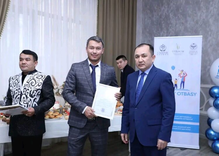 ТҮРКІСТАН: «ТАБЫСТЫ ОТБАСЫ» ЖОБАСЫНЫҢ ТҮЛЕКТЕРІ КӘСІБІН АШУҒА ҚҰРАЛ-ЖАБДЫҚТАР АЛДЫ