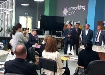 «AMANAT» ПАРТИЯСЫ АЗАМАТТАРДАН ТАЛАП-ТІЛЕКТЕР МЕН ҰСЫНЫСТАР ЖИНАУДЫ ЖАЛҒАСТЫРЫП ЖАТЫР