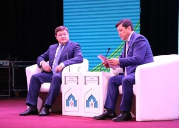 ТҮРКІСТАН: МӘДЕНИЕТ ЖӘНЕ СПОРТ МИНИСТРІ ӨҢІР ТҰРҒЫНДАРЫМЕН КЕЗДЕСТІ