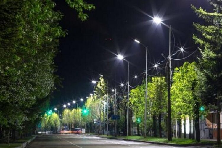 ЖАРЫҚТАНДЫРУ КЕЗІНДЕ ӘЛЕУМЕТТІК НЫСАНДАР ОРНАЛАСҚАН КӨШЕЛЕРГЕ БАСЫМДЫҚ БЕРІЛЕДІ