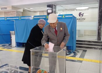 ГОЛОСУЮТ ВЕТЕРАНЫ