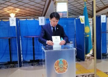 ПРОГОЛОСОВАЛ ПЕРВЫЙ ЗАМЕСТИТЕЛЬ АКИМА ШЫМКЕНТА