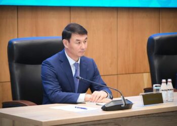 ТҮРКІСТАН ОБЛЫСТЫҚ МӘСЛИХАТЫНЫҢ ДЕПУТАТТАРЫ ҚЫЗМЕТІНЕ КІРІСТІ