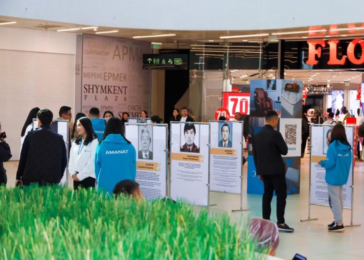 «Еңбек батырларына алғыс» атты мерекелік фотокөрме өтті