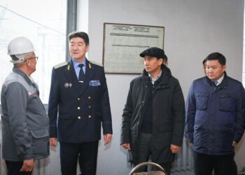 Облыс прокуроры Марат Алиханов Кентау қаласындағы №5 жылу энерго орталығына барып, жұмысшылармен кездесу өткізді