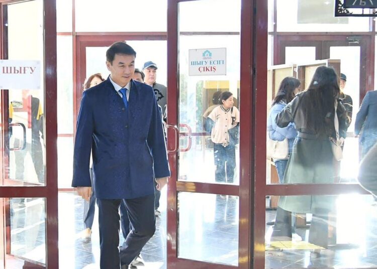 ТҮРКІСТАН: ДАРХАН САТЫБАЛДЫ ӨЗ ТАҢДАУЫН ЖАСАДЫ