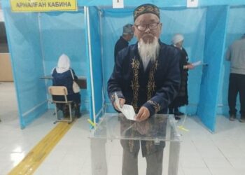 ҰРПАҒЫМЫЗДЫҢ БАЯНДЫ БОЛАШАҒЫ ҮШІН ДАУЫС БЕРДІМ — 40 ЖЫЛ ДӘРІГЕР БОЛҒАН АҚСАҚАЛ