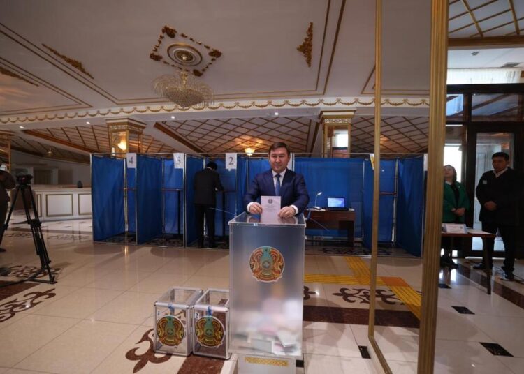 АКИМ ШЫМКЕНТА СДЕЛАЛ СВОЙ ВЫБОР НА ВЫБОРАХ