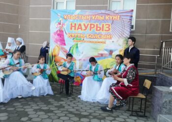 ШЫМКЕНТТЕ САЙЛАУШЫЛАРҒА НАУРЫЗ КӨШЕ ТАРАТЫЛДЫ
