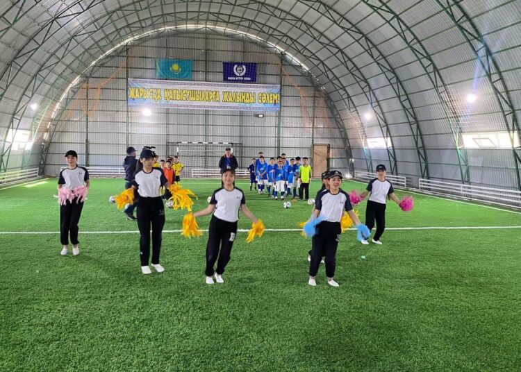СОЗАҚТА ЗАМАН ТАЛАБЫНА САЙ ЖАБДЫҚТАЛҒАН КІШІ ФУТБОЛ АЛАҢЫ АШЫЛДЫ