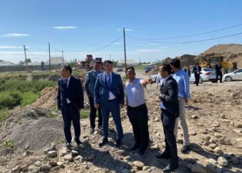 ТҮРКІСТАН: САУРАНДА 900 ОРЫНДЫҚ ЗАМАНАУИ МЕКТЕП БОЙ КӨТЕРІП ЖАТЫР