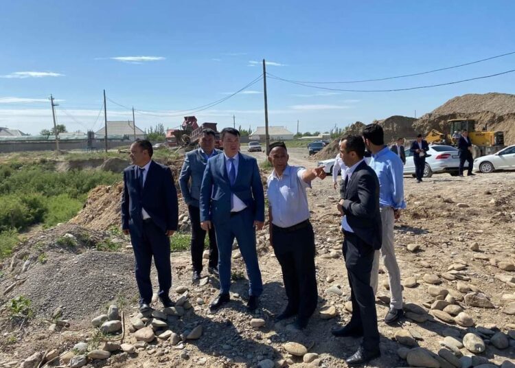 ТҮРКІСТАН: САУРАНДА 900 ОРЫНДЫҚ ЗАМАНАУИ МЕКТЕП БОЙ КӨТЕРІП ЖАТЫР