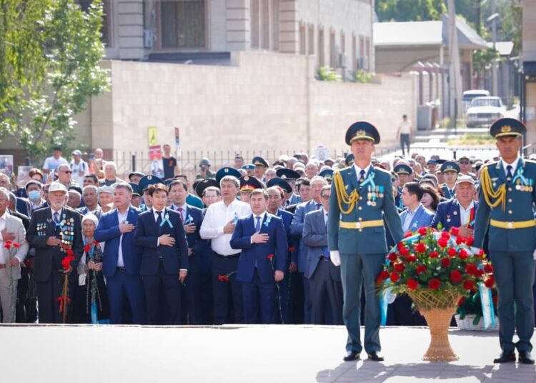 ШЫМКЕНТТЕ МӘҢГІЛІК АЛАУҒА ГҮЛ ШОҚТАРЫ ҚОЙЫЛДЫ