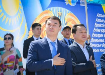 ТҮРКІСТАНДА МЕМЛЕКЕТТІК РӘМІЗДЕР ҰЛЫҚТАЛЫП, РУХТЫ ОЯТАТЫН ІС-ШАРАЛАР ӨТТІ