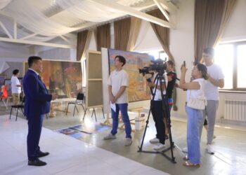 ТҮРКІСТАНДА «ART TURKISTAN» ХАЛЫҚАРАЛЫҚ ӨНЕР ФЕСТИВАЛІ АЯСЫНДА СУРЕТШІЛЕР СИМПОЗИУМЫ ӨТІП ЖАТЫР