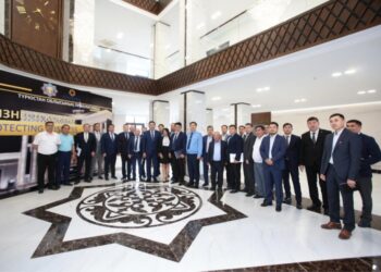 Түркістан облысының прокуроры ірі кәсіпкерлермен кездесті