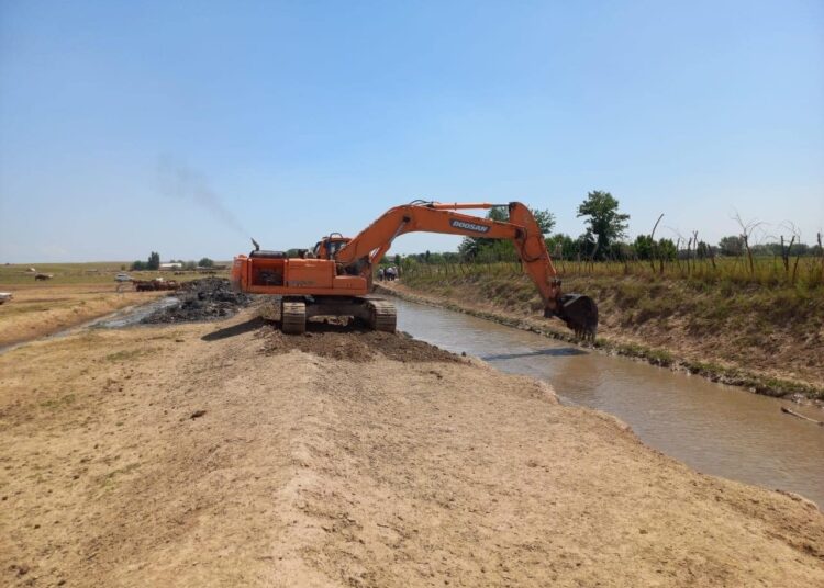 ТҮРКІСТАН: КЕЛЕСТЕ КАНАЛДАР МЕХАНИКАЛЫҚ ТАЗАЛАУДАН ӨТКІЗІЛІП ЖАТЫР