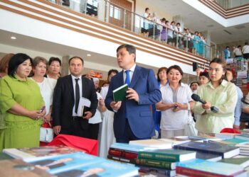 ТҮРКІСТАН ОБЛЫСЫНЫҢ АУЫЛ КІТАПХАНАЛАРЫНА 26 МЫҢ КІТАП ҮЛЕСТІРІЛДІ