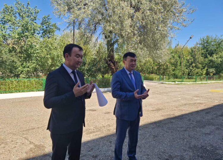 ТҮРКІСТАН: САУРАН АУДАНЫНЫҢ ЕЛДІ МЕКЕНДЕРІН АБАТТАНДЫРУ МЕН КӨГАЛДАНДЫРУ ЖҰМЫСТАРЫ ЖҮРГІЗІЛУДЕ