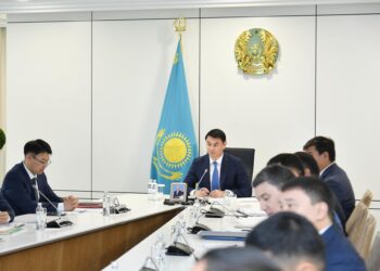 ТҮРКІСТАН ОБЛЫСЫНДА 700 ШАҚЫРЫМ СУ АРНАСЫ ТАЗАЛАНАДЫ