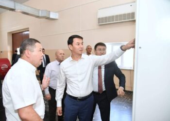 ДАРХАН САТЫБАЛДЫ ҚАЗЫҒҰРТ АУДАНЫНЫҢ КӘСІПКЕРЛЕРІМЕН КЕЗДЕСТІ