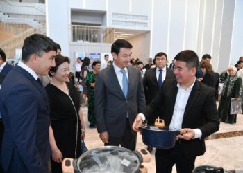 ТҮРКІСТАНДА ӨҢІР ЖӘНЕ ҚЫТАЙ ТАУАРЛАРЫНЫҢ КӨРМЕСІ АШЫЛДЫ