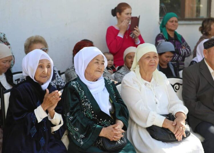 АҚСАҚАЛДАР МАРКЕТ АШТЫ