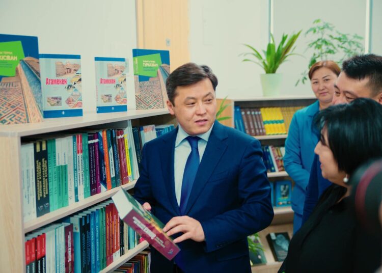 ТҮРКІСТАН ОБЛЫСЫНЫҢ ӘКІМДІГІНДЕ КІТАПХАНА АШЫЛДЫ
