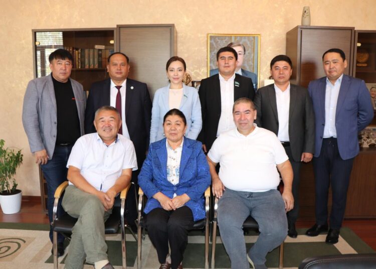 ЖУРНАЛИСТЕР ОДАҒЫНЫҢ МҮШЕЛЕРІ ЖОЛДАУҒА ҚОЛДАУ БІЛДІРДІ