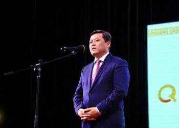 ТҮРКІСТАНДА ЕҢБЕК АДАМДАРЫНА ҚҰРМЕТ КӨРСЕТІЛДІ