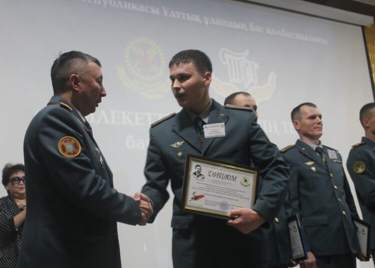 АЛМАТЫДА ТҮРЛІ ҰЛТ ӨКІЛДЕРІНЕН ҚҰРАЛҒАН ӘСКЕРИ ҚЫЗМЕТШІЛЕР БАҚ СЫНАСТЫ