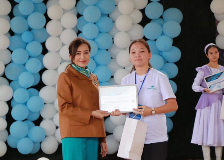 БІЛІМ САПАСЫН АРТТЫРУ – ПАРТИЯ НАЗАРЫНДА