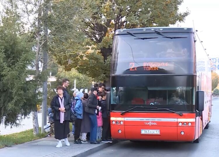 ТУРИСТІК АВТОБУС ТҮРКІСТАН ОБЛЫСЫНЫҢ КИЕЛІ ОРЫНДАРЫН ТЕГІН АРАЛАТАДЫ