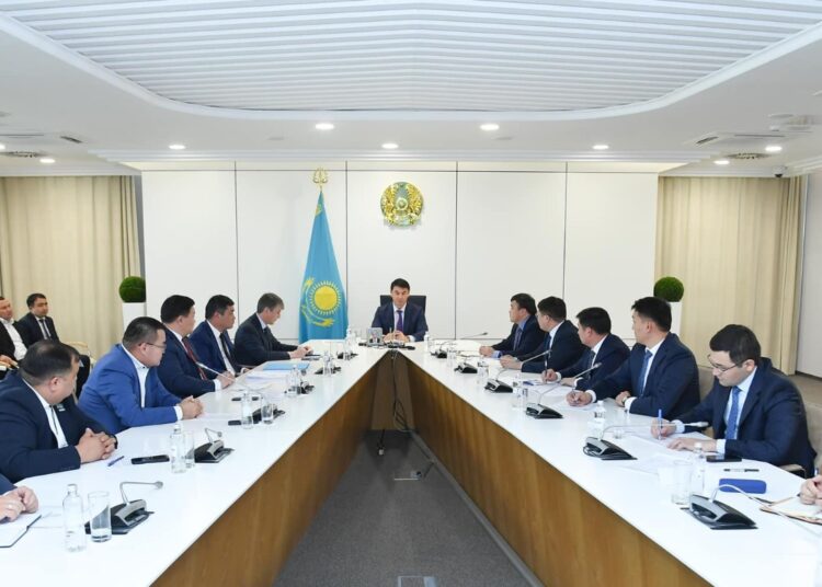 ДАРХАН САТЫБАЛДЫ ӘКІМДЕРГЕ ИНВЕСТИЦИЯЛЫҚ АХУАЛДЫ ЖАҚСАРТУДЫ ТАПСЫРДЫ