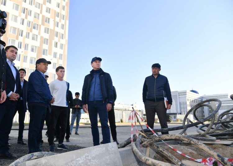 ДАРХАН САТЫБАЛДЫ МЕРДІГЕРЛЕРДІҢ ЖҰМЫСЫН ҚАТАҢ СЫНҒА АЛДЫ