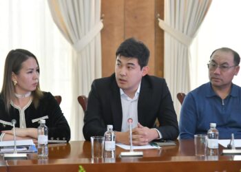 ДАРХАН САТЫБАЛДЫ: «ТҮРКІСТАН ӨҢІРІН КӘСІПКЕРЛІК ОРТАЛЫҒЫНА АЙНАЛДЫРУҒА МҮМКІНДІК МОЛ»