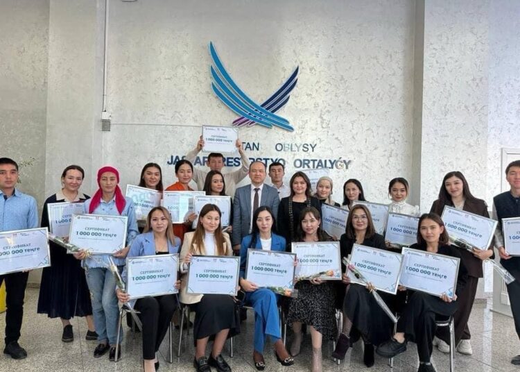 ТҮРКІСТАН: БӘЙДІБЕКТІК ТҰРҒЫН «ZHAS PROJECT» ЖОБАСЫНЫҢ ЖЕҢІМПАЗЫ АТАНДЫ