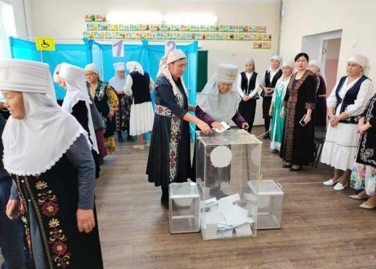 ӘКІМ САЙЛАУЫ: МАҚТААРАЛДА КӨПБАЛАЛЫ АНАЛАР ӨЗ ТАҢДАУЫН ЖАСАДЫ