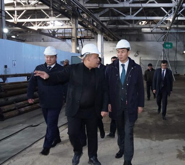 ТҮРКІСТАН: КЕНТАУДА ТАМШЫЛАТЫП СУАРУ МАШИНАЛАРЫН ШЫҒАРАТЫН КӘСІПОРЫН ЖҰМЫСЫН БАСТАДЫ