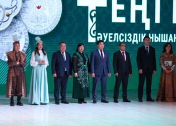 ТҮРКІСТАНДА ҚАРЖЫ САЛАСЫНЫҢ ҚЫЗМЕТКЕРЛЕРІНЕ ҚҰРМЕТ КӨРСЕТІЛДІ