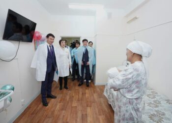 ТҮРКІСТАН ОБЛЫСЫНДА 20 МИЛЛИОНЫНШЫ ТҰРҒЫНҒА ҚҰРМЕТ КӨРСЕТІЛДІ