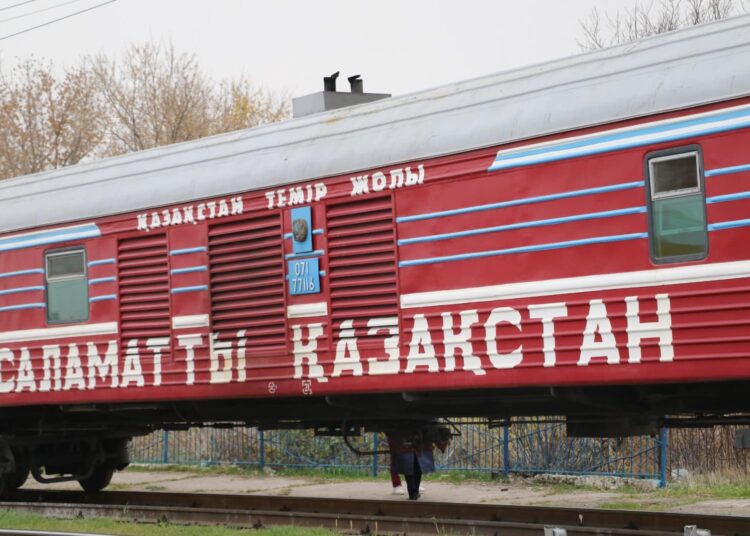 ТҮРКІСТАН: ТҮЛКІБАС АУДАНЫНДА «САЛАМАТТЫ ҚАЗАҚСТАН» МЕДИЦИНАЛЫҚ ПОЙЫЗЫ ҚЫЗМЕТ КӨРСЕТТІ