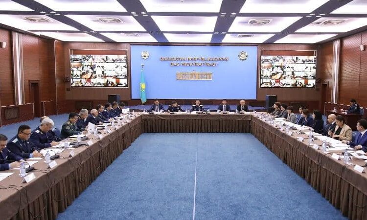 БАС ПРОКУРОР ҮЙЛЕСТІРУ КЕҢЕСІНІҢ ОТЫРЫСЫНДА ЗАҢСЫЗДЫҚ ПЕН МӘДЕНИЕТСІЗДІККЕ ҚАРСЫ БІРІГУГЕ ШАҚЫРДЫ