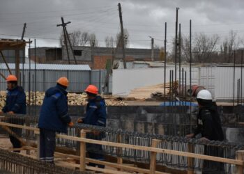 ТҮРКІСТАН: СОЗАҚТА 900 ОРЫНДЫҚ МЕКТЕПТІҢ ҚҰРЫЛЫСЫ ЖҮРІП ЖАТЫР