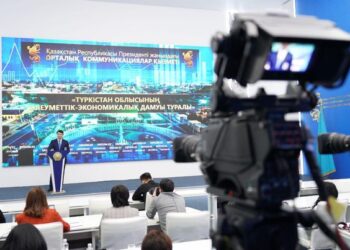 ДАРХАН САТЫБАЛДЫ: «КӘСІПКЕРЛЕР КЕЛЕДІ ДЕП КҮТІП ОТЫРМАЙМЫН, АЛДАРЫНА ӨЗІМ БАРАМЫН»