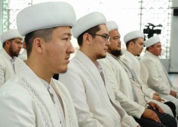 ТҮРКІСТАН ОБЛЫСЫНЫҢ ДІНИ МЕКЕМЕЛЕРІНЕ ҚҰРАН КІТАПТАРЫ ТАПСЫРЫЛДЫ